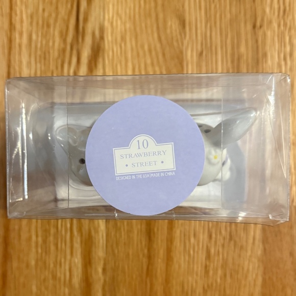 10 Strawberry Street Easter Rabbit Salt & Pepper Shakers - Picture 2 of 7